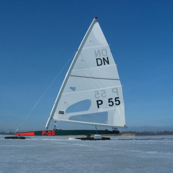 Żagiel regatowy DN z listwami taperowanymi