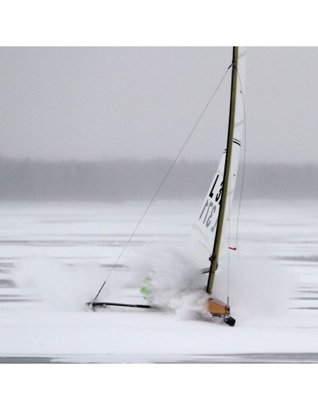 Żagiel regatowy DN z listwami taperowanymi