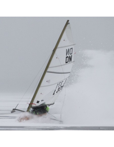 Żagiel regatowy DN z listwami taperowanymi